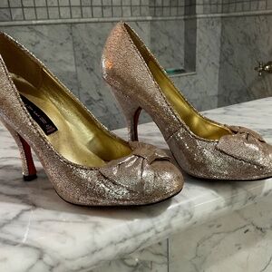 4” metallic women’s high heels.